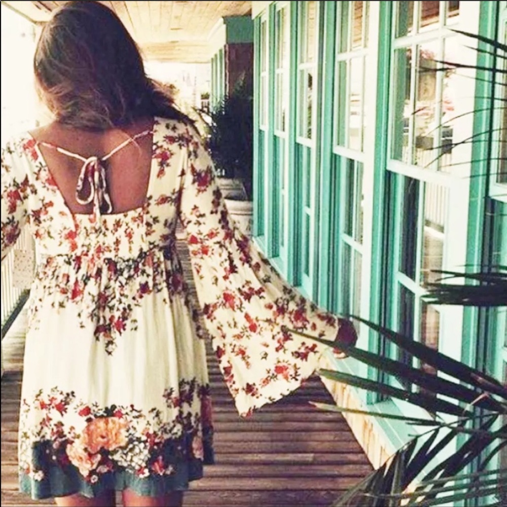 The Elle Boho Bloom Shift Dress w/Bell Sleeves - Picture 3 of 13